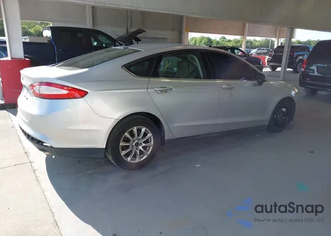 2015 Ford Fusion S из США, поврежденный, VIN 3FA6P0G70FR110148